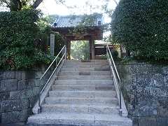 光触寺の山門